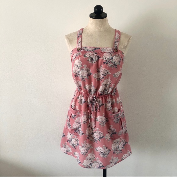 American Eagle Outfitters Dresses & Skirts - American Eagle pink floral suspender strap dress